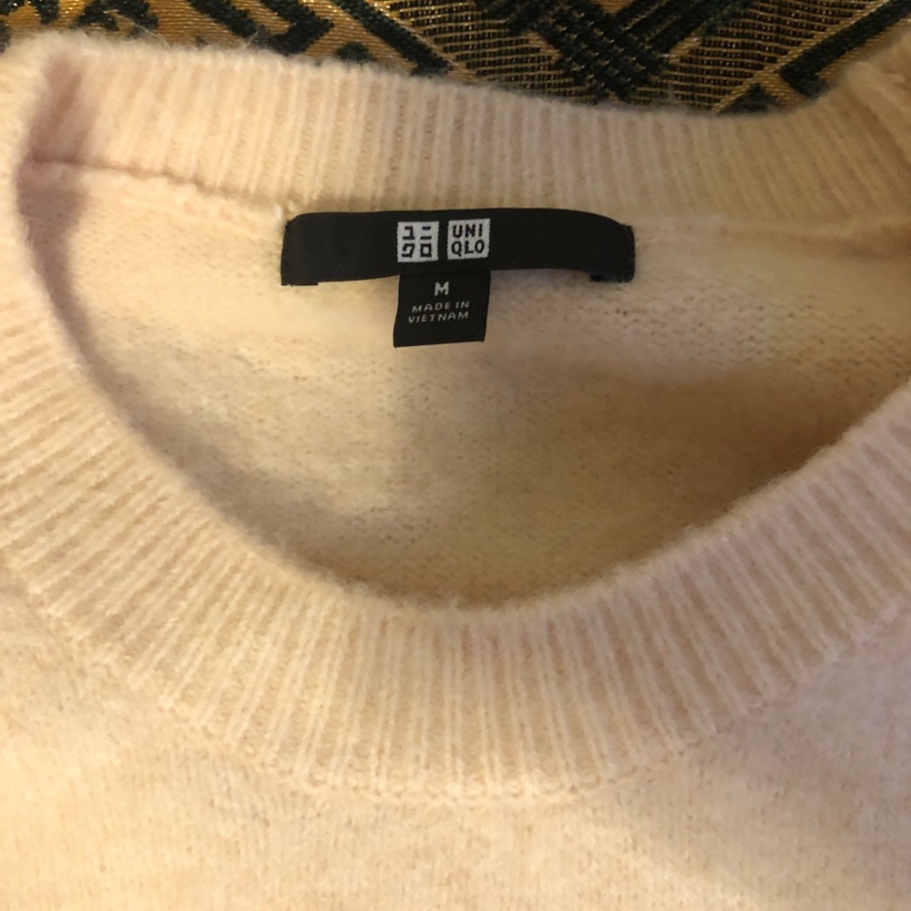 Uniqlo  Light Cream Crewneck Sweater - Picture 2 of 3